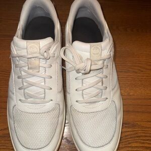 Kizik Men's White Knit & Leather Sneakers - Easy-Wear Comfort